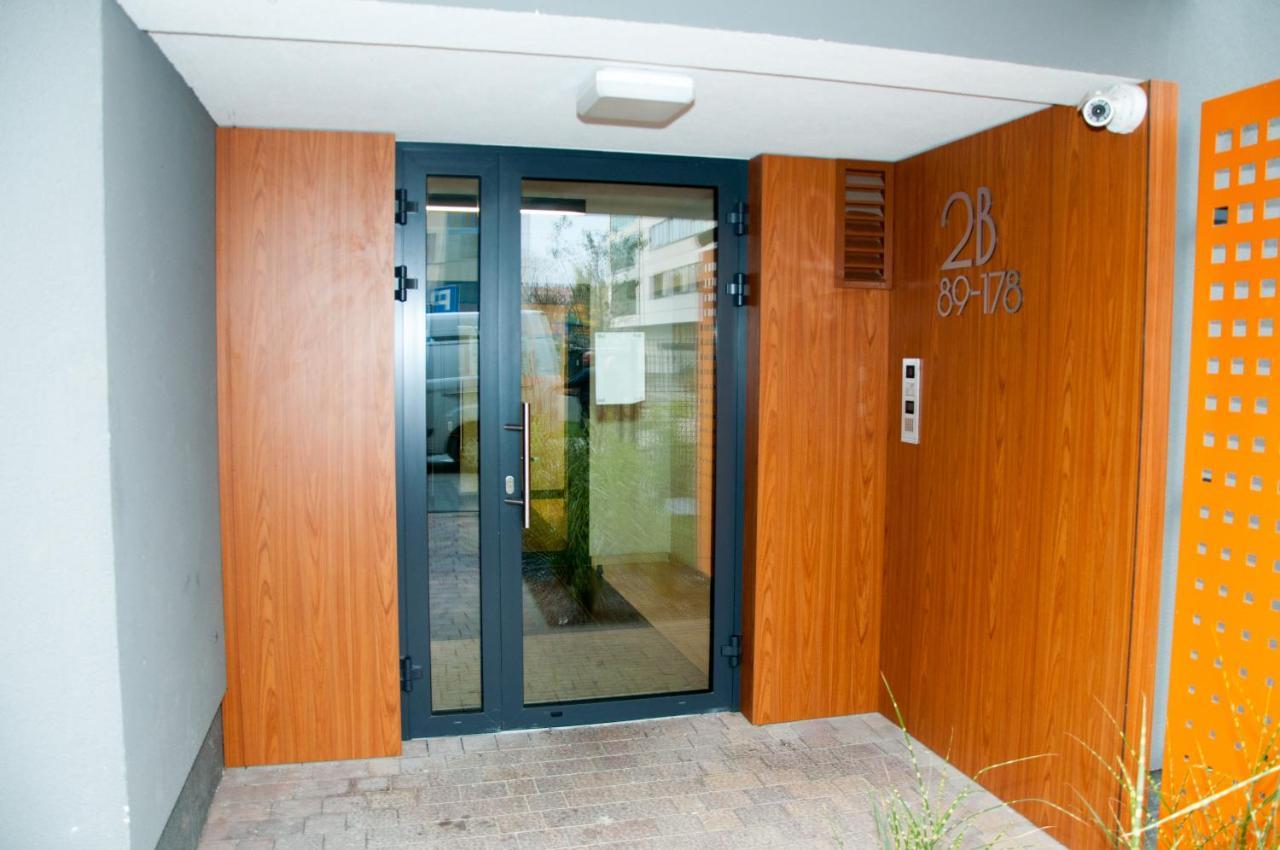 Apartament Cybernetyki Mokotow Varşovia Exterior foto