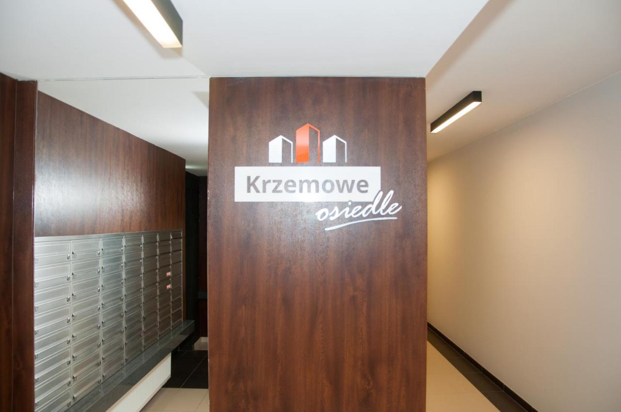 Apartament Cybernetyki Mokotow Varşovia Exterior foto