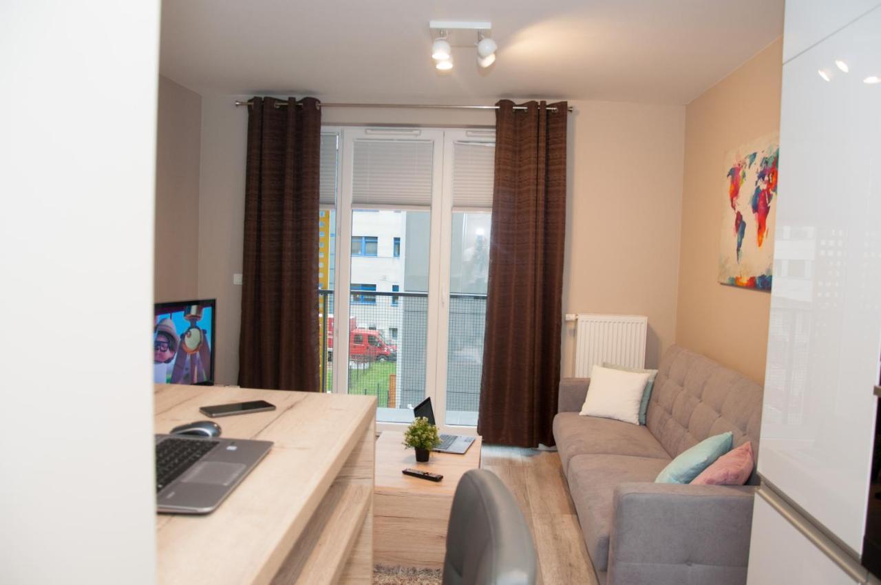 Apartament Cybernetyki Mokotow Varşovia Exterior foto