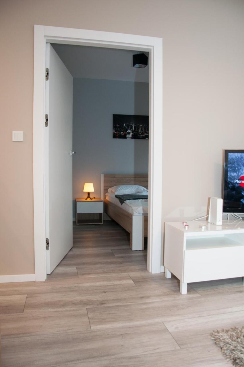 Apartament Cybernetyki Mokotow Varşovia Exterior foto