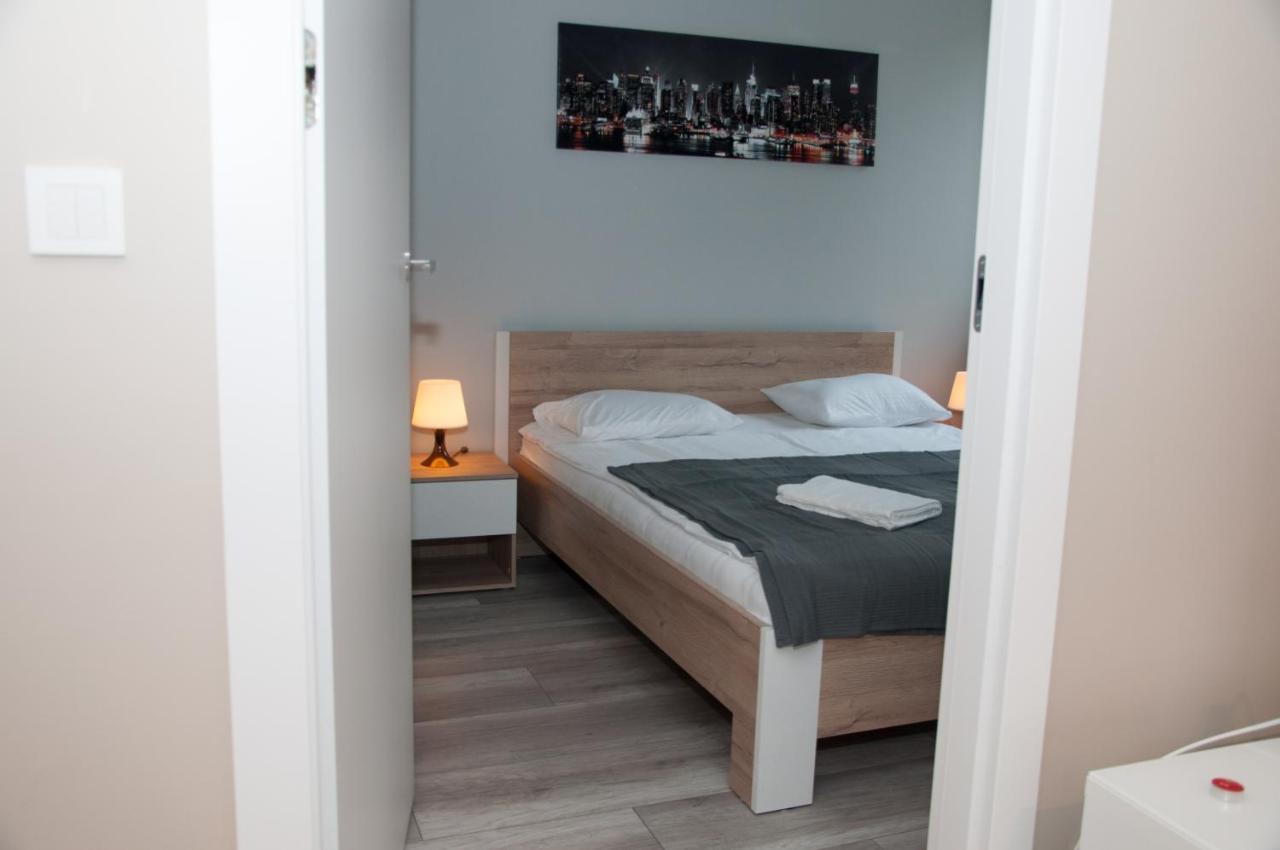 Apartament Cybernetyki Mokotow Varşovia Exterior foto