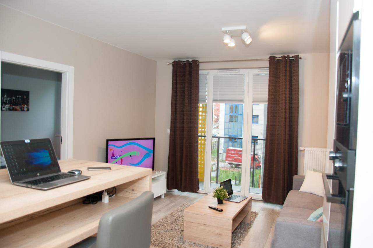 Apartament Cybernetyki Mokotow Varşovia Exterior foto